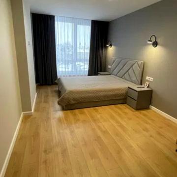 Бельведерська вул., 32-Б