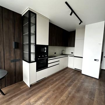 Причальна вул., 8