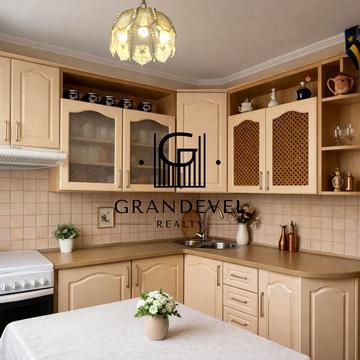 Героїв Дніпра вул., 19