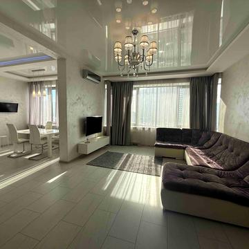 Дніпровська набережна вул., 14