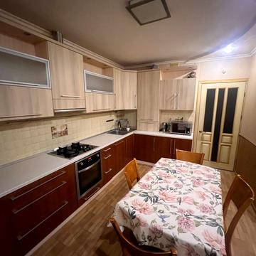 Зарічанська вул., 46