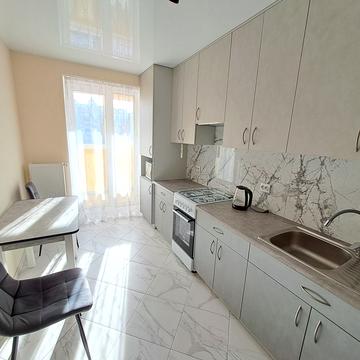 Злуки просп., 18