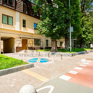 Івана Франка вул., 26