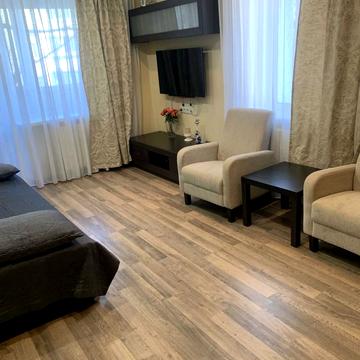 Олександра Поля просп. (Кірова), 102