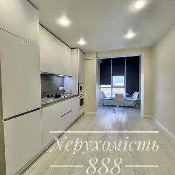 Героїв Небесної Сотні просп., 16/26