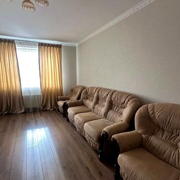 Героїв полку "Азов" вул. (Маршала Малиновського), 8