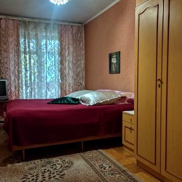 Семінарська вул., 6