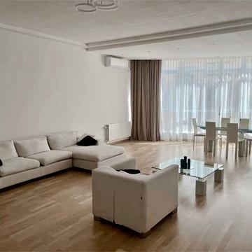 Бульварно-Кудрявська вул. (Воровського), 36