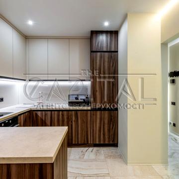 Салютна вул., (Будинок 02301-02303)