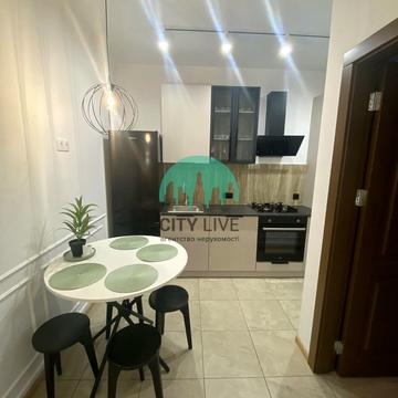 Хіміків вул., 43