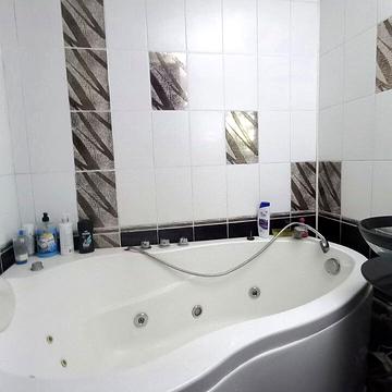 Йорданська вул. (Лайоша Гавро), 7