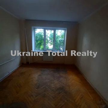 Будівельників вул., 12