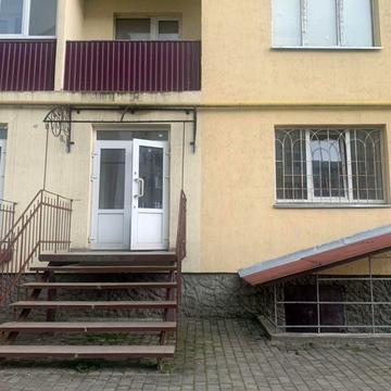 Тараса Шевченка вул., 12