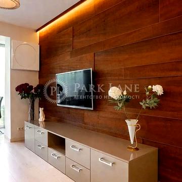 Івана Мазепи вул. (Січневого Повстання), 8