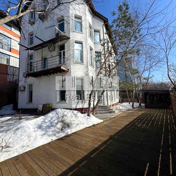 Редутна вул., 10