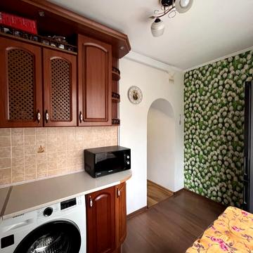 Степана Бандери вул., 22/1