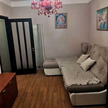 Пилипа Орлика вул., 9