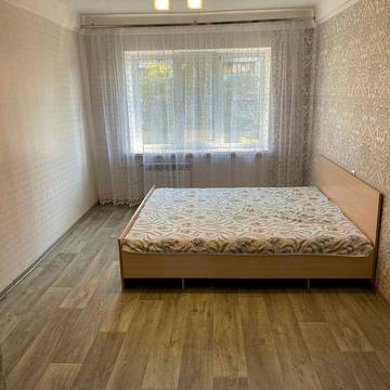 Павла Тичини просп., 3