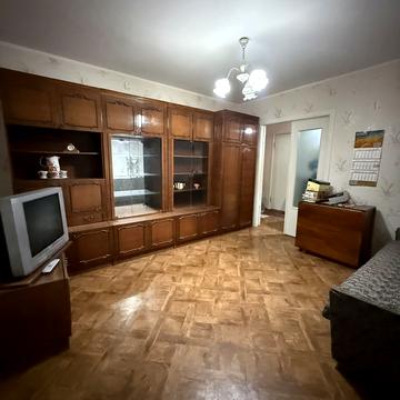 Великотирновська вул., 18