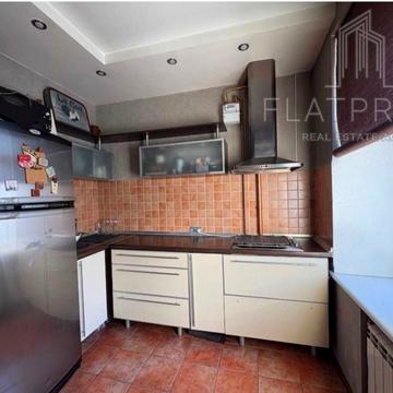 Велика Васильківська вул. (Червоноармійська), 111/113