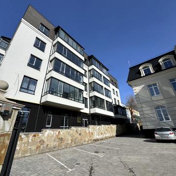 Глиняна вул., (Будинок)