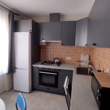 Китайська вул., 8