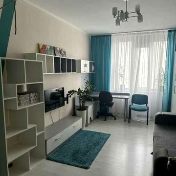 Дніпровська набережна вул., 19