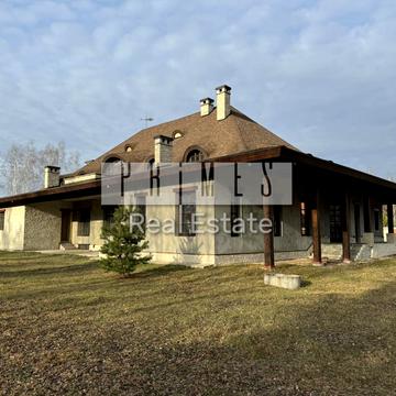 Центральна вул.