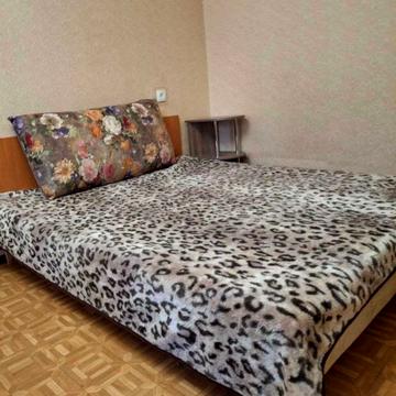 Варненська вул., 18