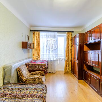 Будівельників вул., 24