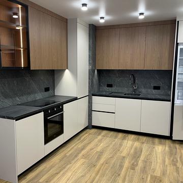 Єдності вул., (Будинок 6)