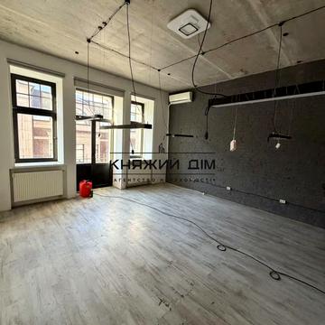 Воздвиженська вул., 48