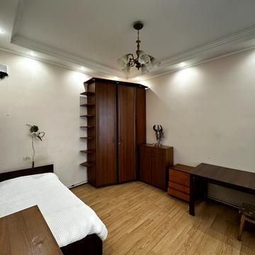 Княгині Ольги вул., 18