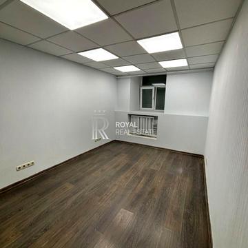 Саксаганського вул., 13/42