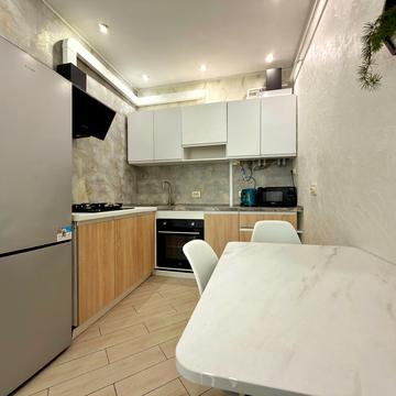 Героїв Майдану вул., 5