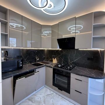 Чорноморська вул., 10