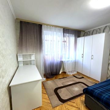 Предславинська вул., 12