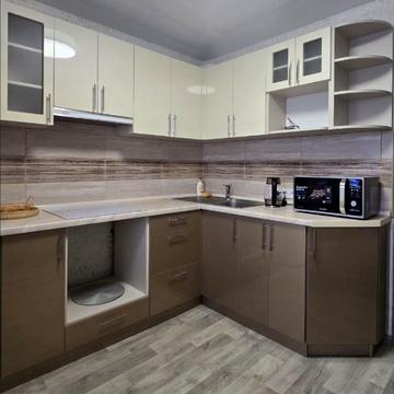 Слави бульв., 10