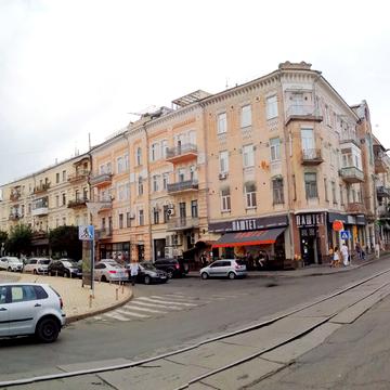 Костянтинівська вул., 1