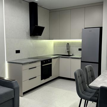 Причальна вул., 10