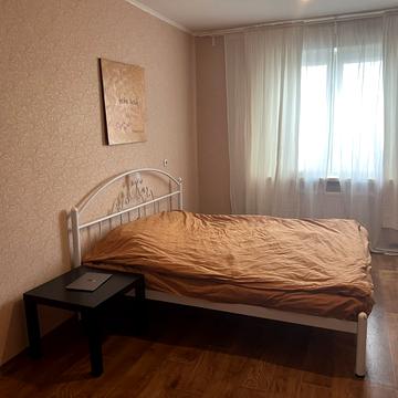 Академіка Глушкова просп., 9-Є