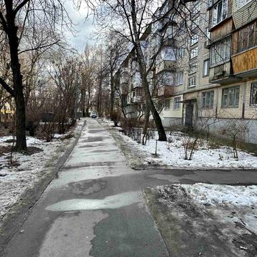 Романа Ратушного вул. (Волгоградська), 9