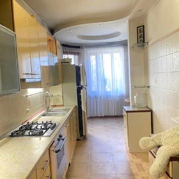 Відважних вул., 20