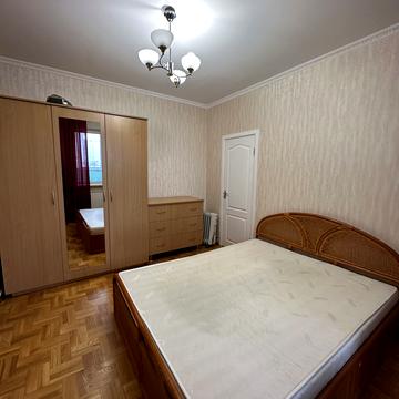 Олександра Мишуги вул., 3