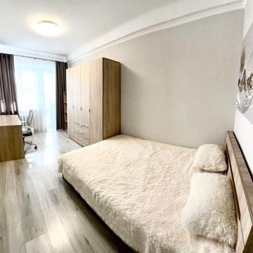 Берестейський просп. (Перемоги), 12