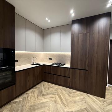 Героїв Майдану вул., (Будинок 6)