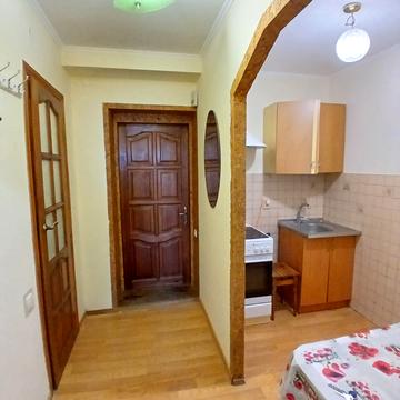 Вагонна вул., 7