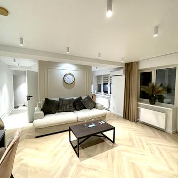 Мечникова вул. (Кловський), 8