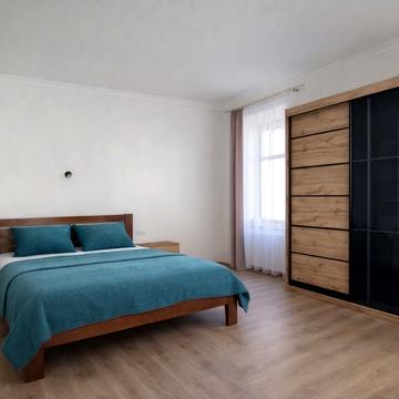 Миколи Лисенка вул., 8