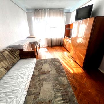 Верховної Ради бульв., 3